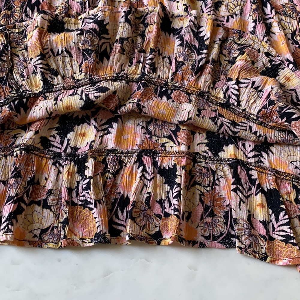 Volcom - Picture 4 of 10